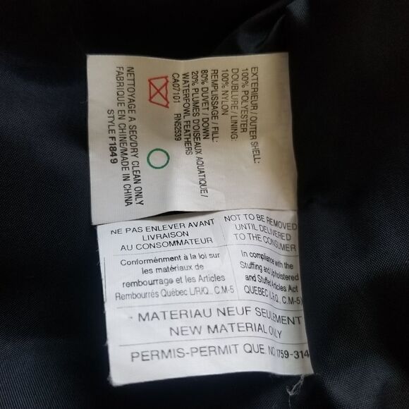 Black Cyclone puffer vest. Size M - Picture 13 of 15